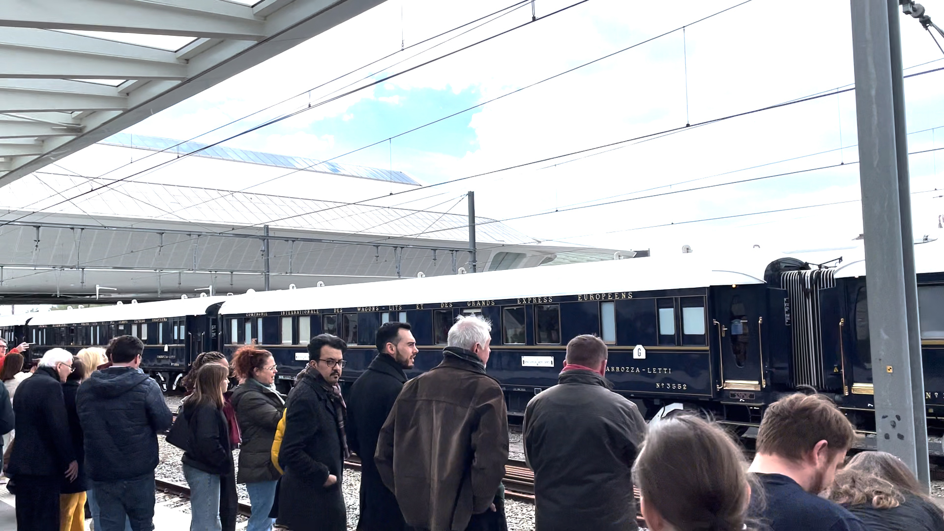 Grande affluence à la gare de Mons pour le passage de l'Orient Express!